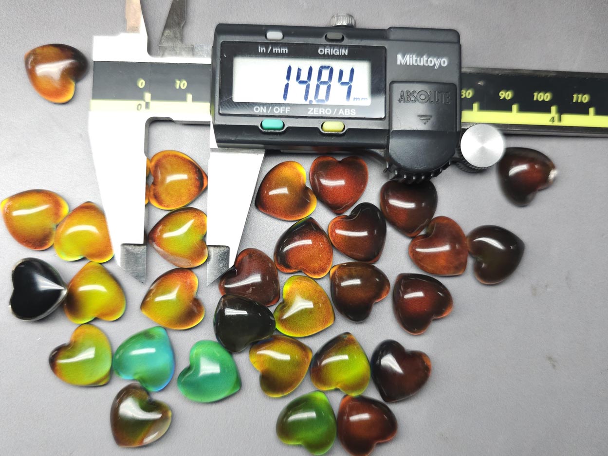 Mood stone - heart - 15 mm - colour change cabochon