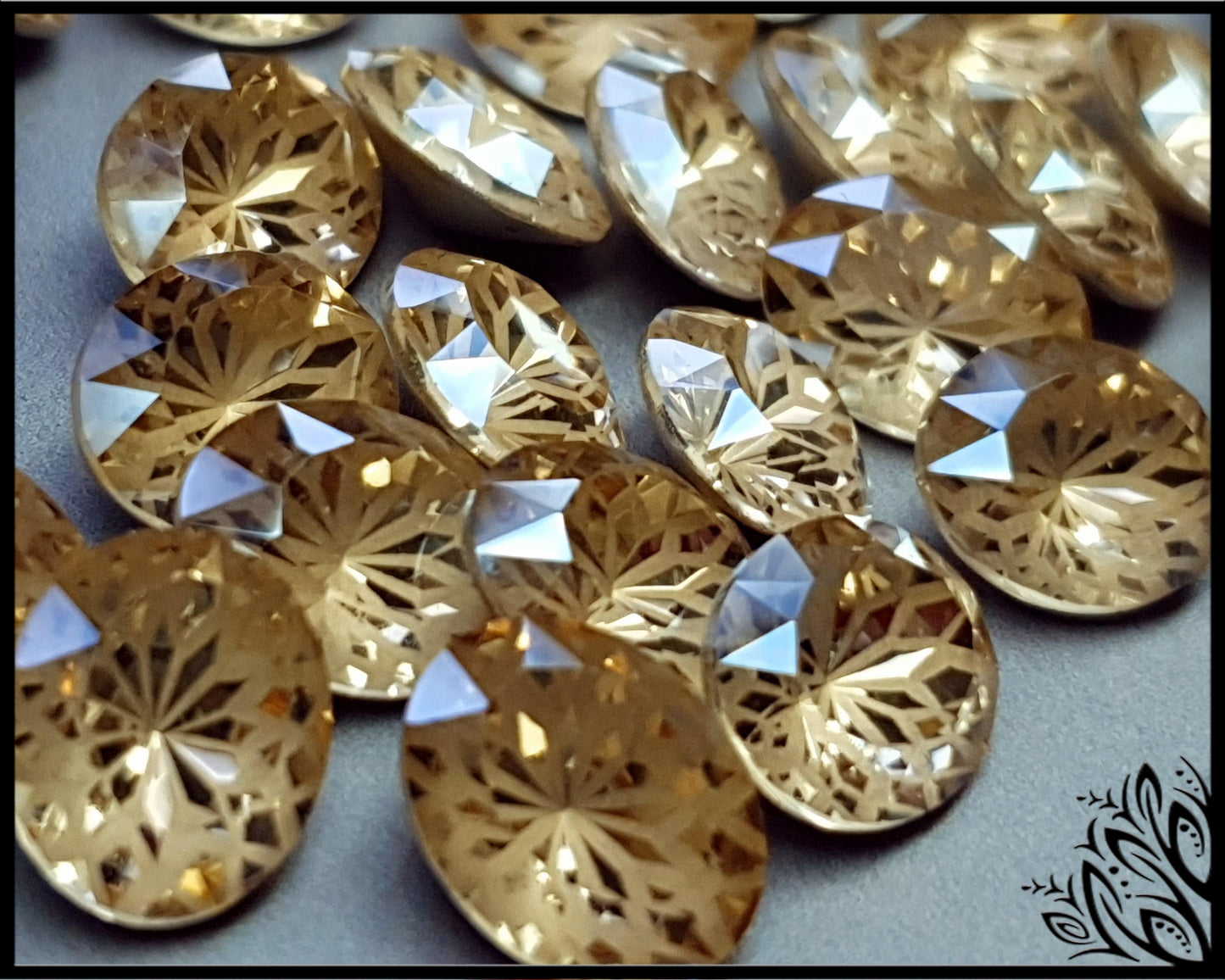 Glass crystal - oval - 10 x 8 mm - Champagne yellow