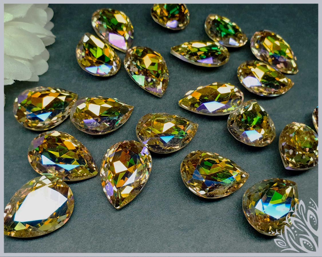 Glass crystal - pear - 25 mm - Champagne AB