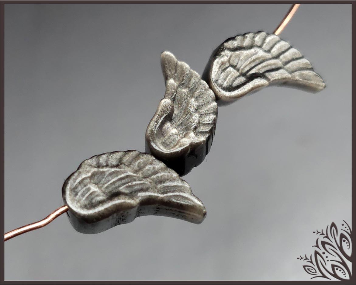 Obsidian - silver - wing carving - 19 mm