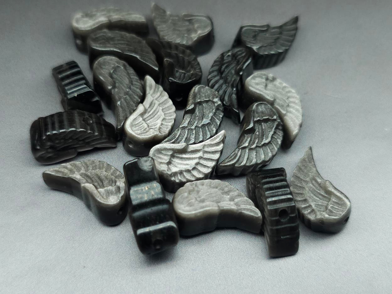 Obsidian - silver - wing carving - 19 mm