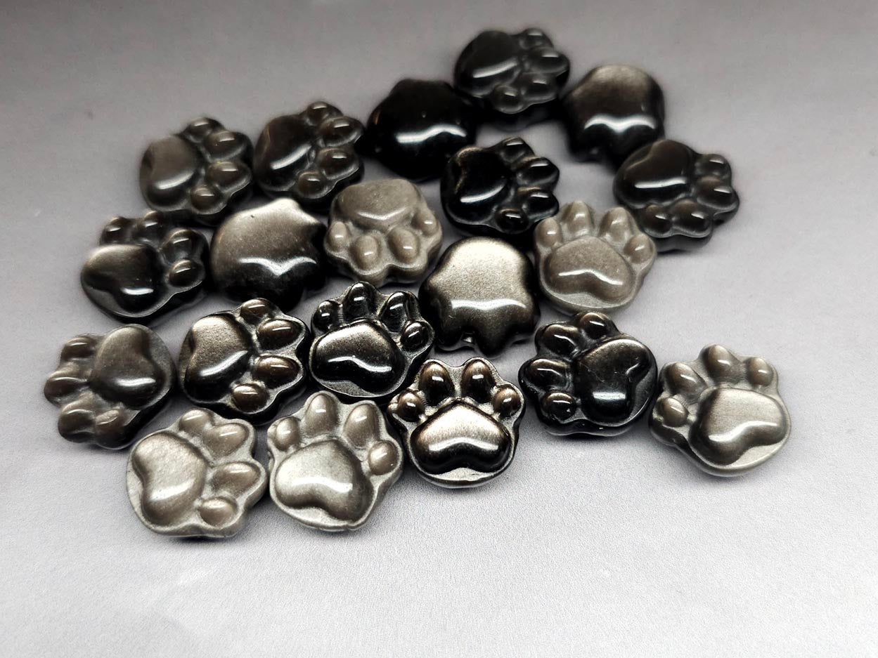 Obsidian - silver - paw carving - 16 mm