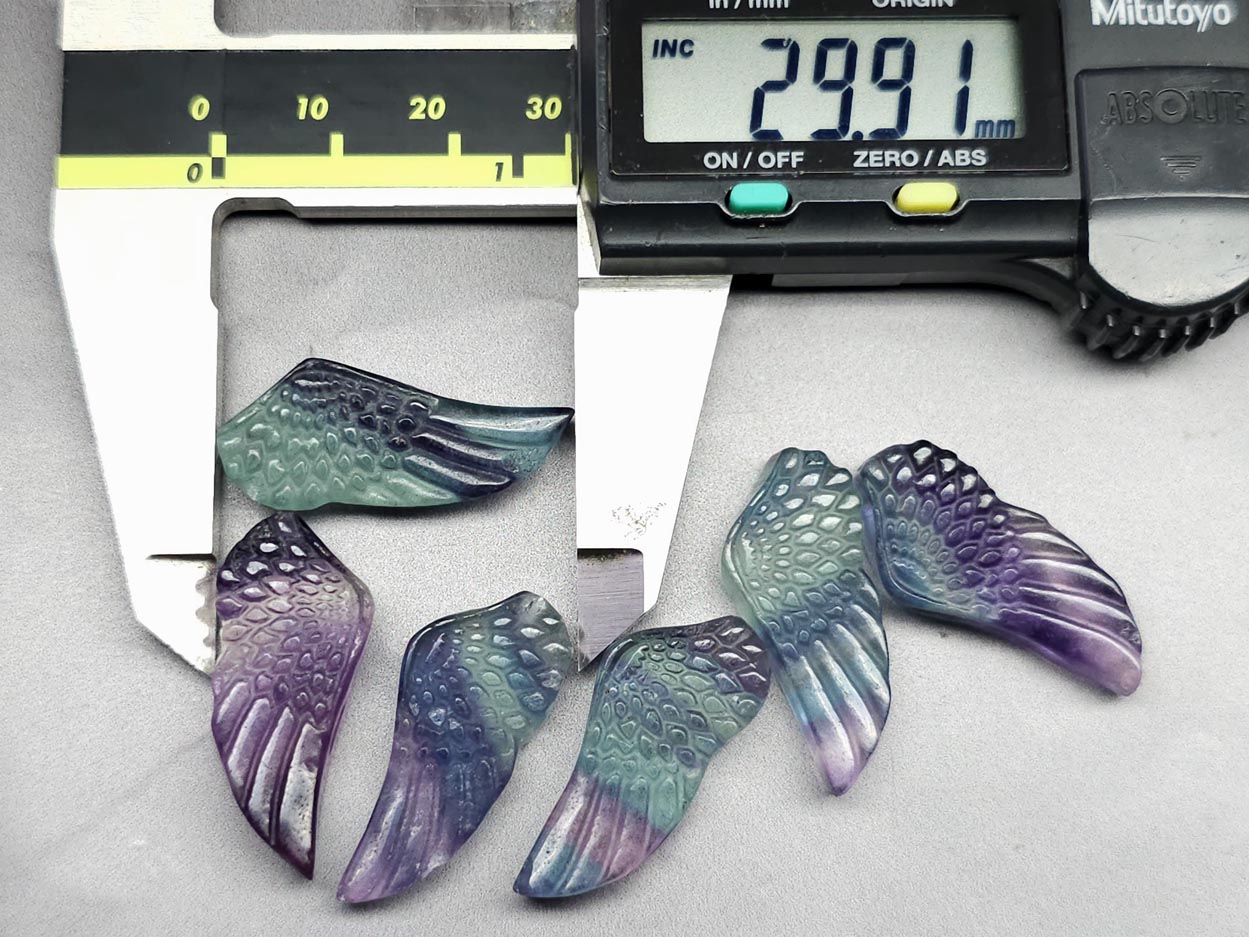 Fluorite - wing carving - 30 mm