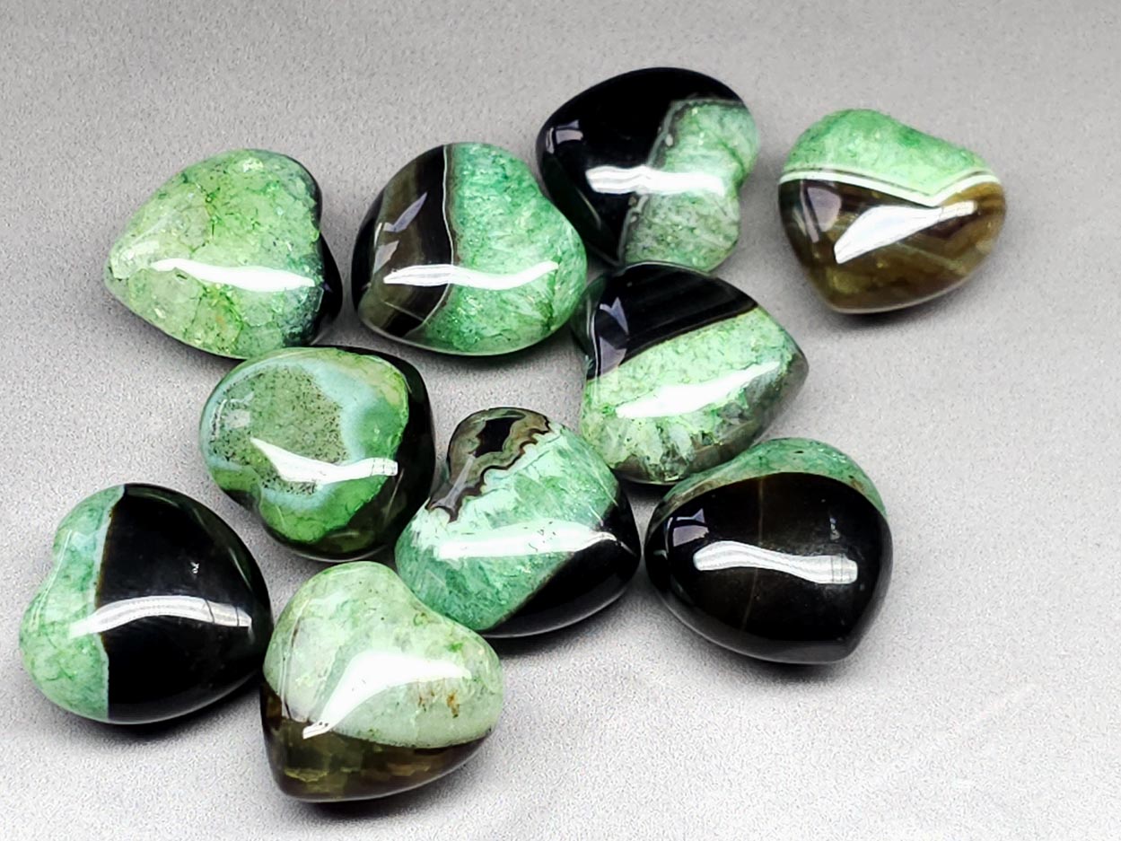 Agate - green puffy heart - 20 mm