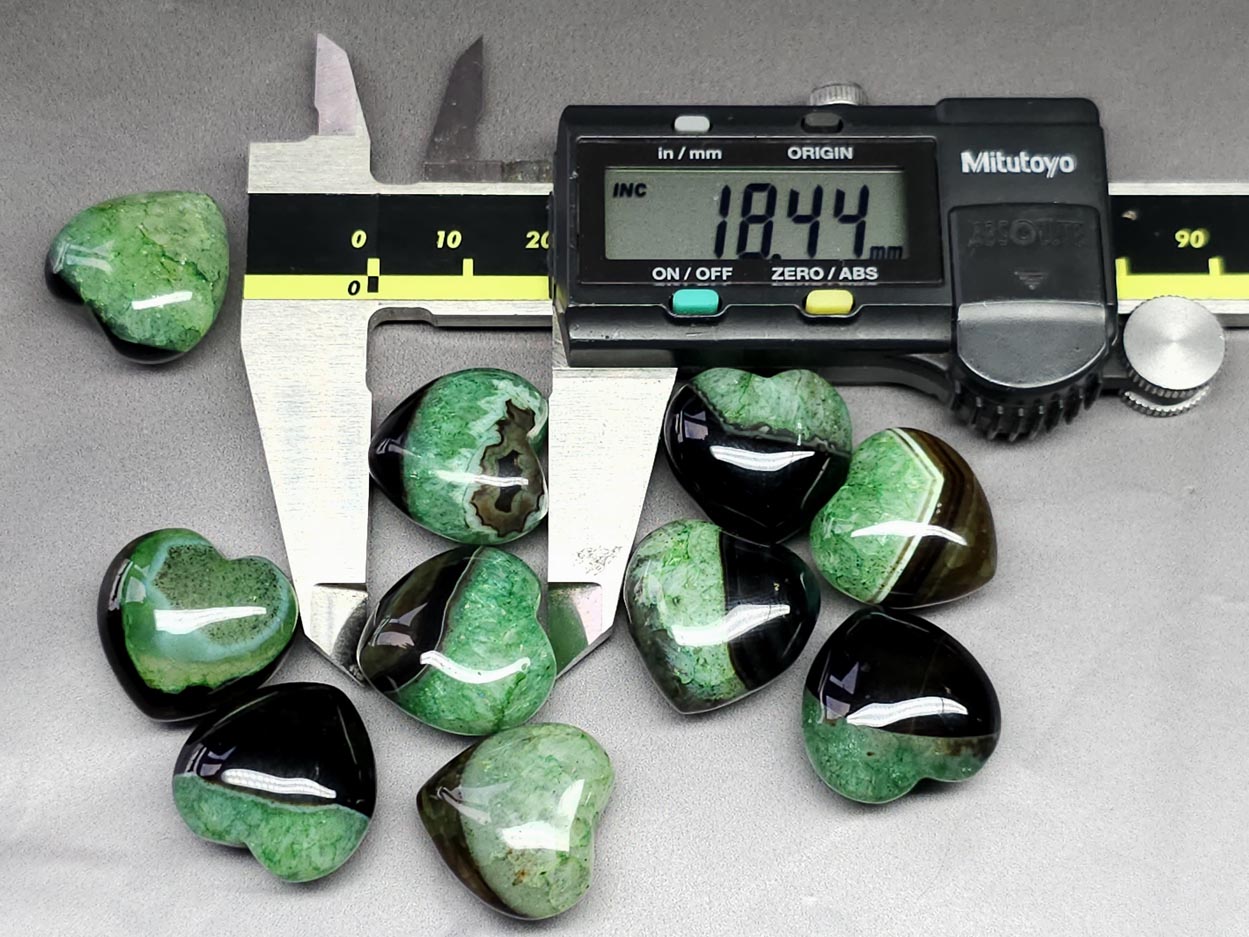 Agate - green puffy heart - 20 mm