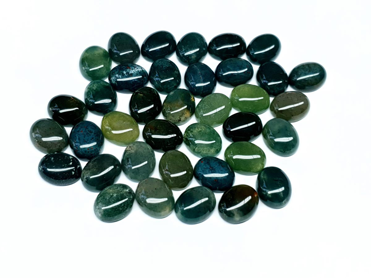 Moss agate cabochon - 10 mm - oval