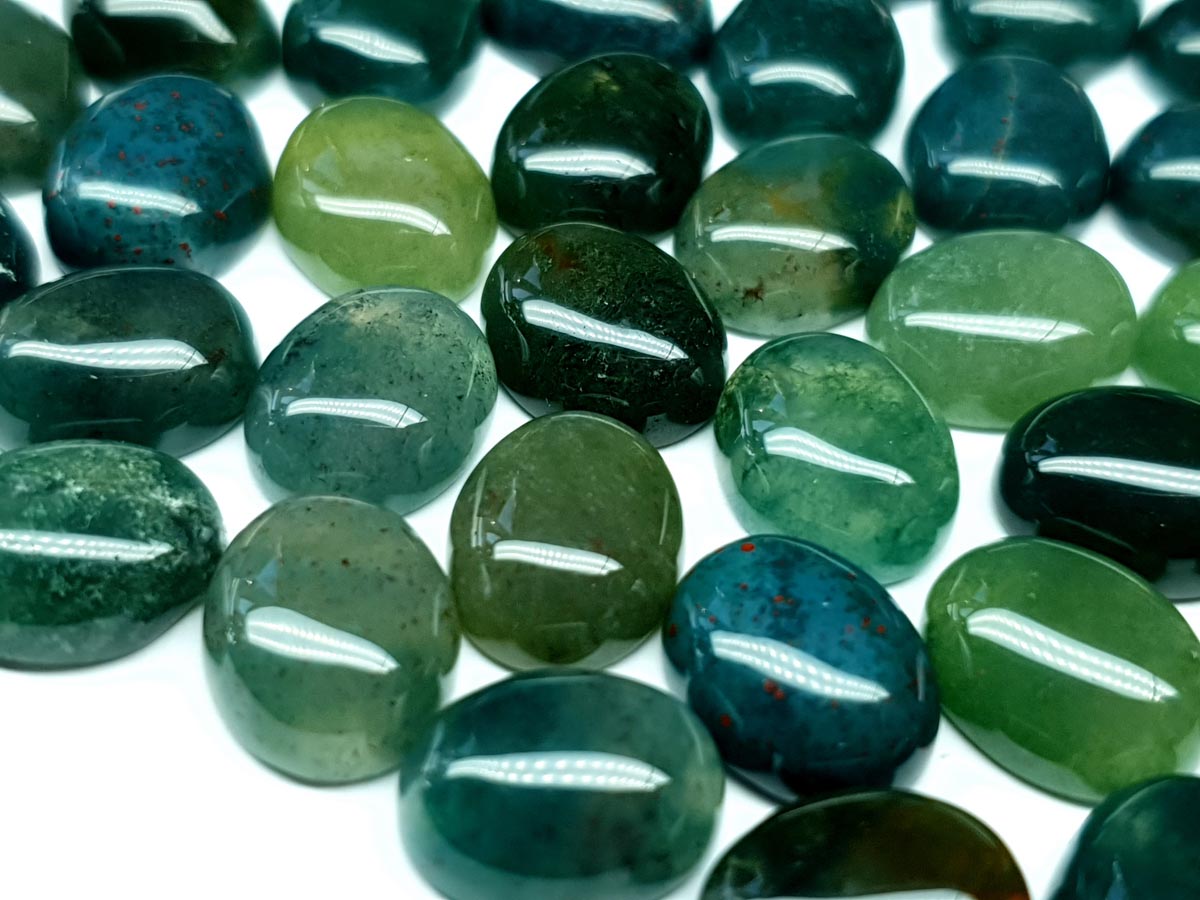 Moss agate cabochon - 10 mm - oval