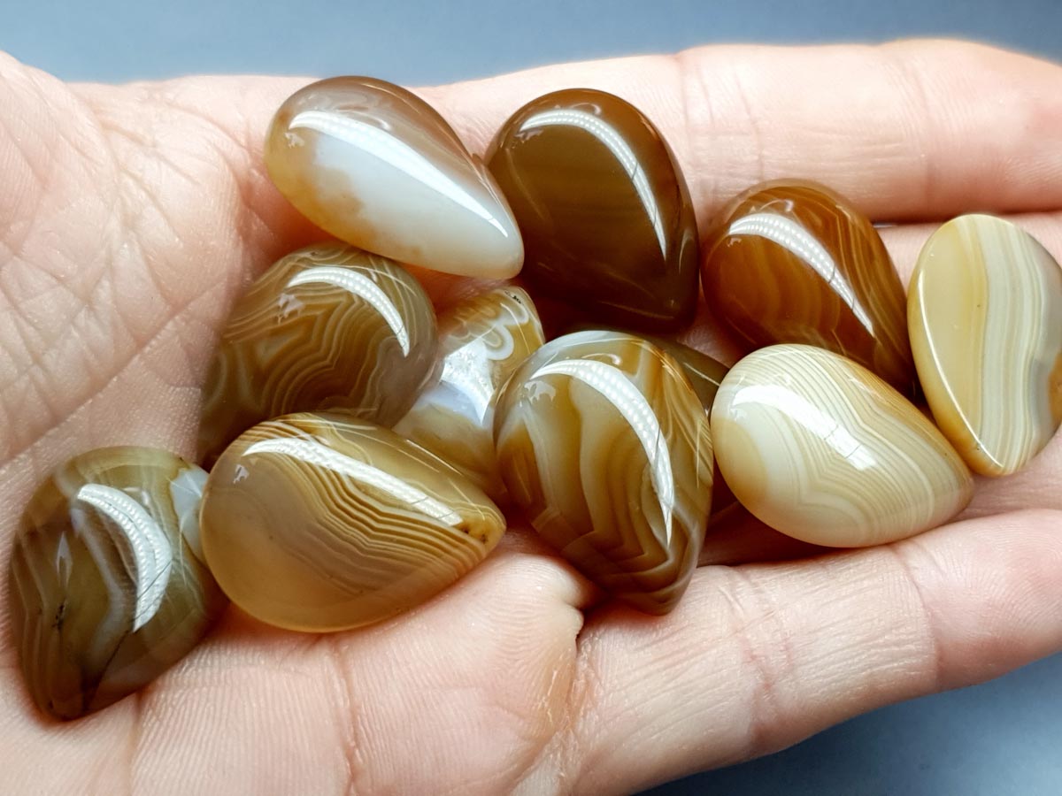 Agate light brown striped cabochon - pear - 25 mm