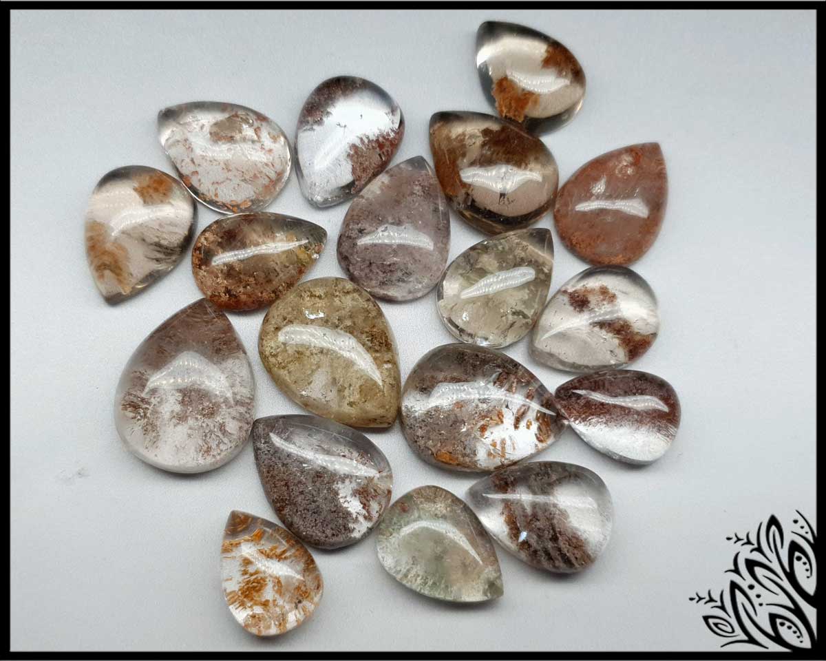 Lodolite garden quartz pear cabochon - 16 - 23 mm