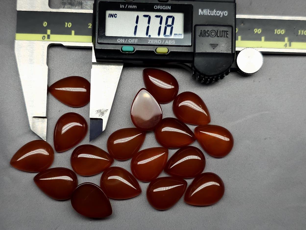 Carnelian cabochon - pear - 18 mm