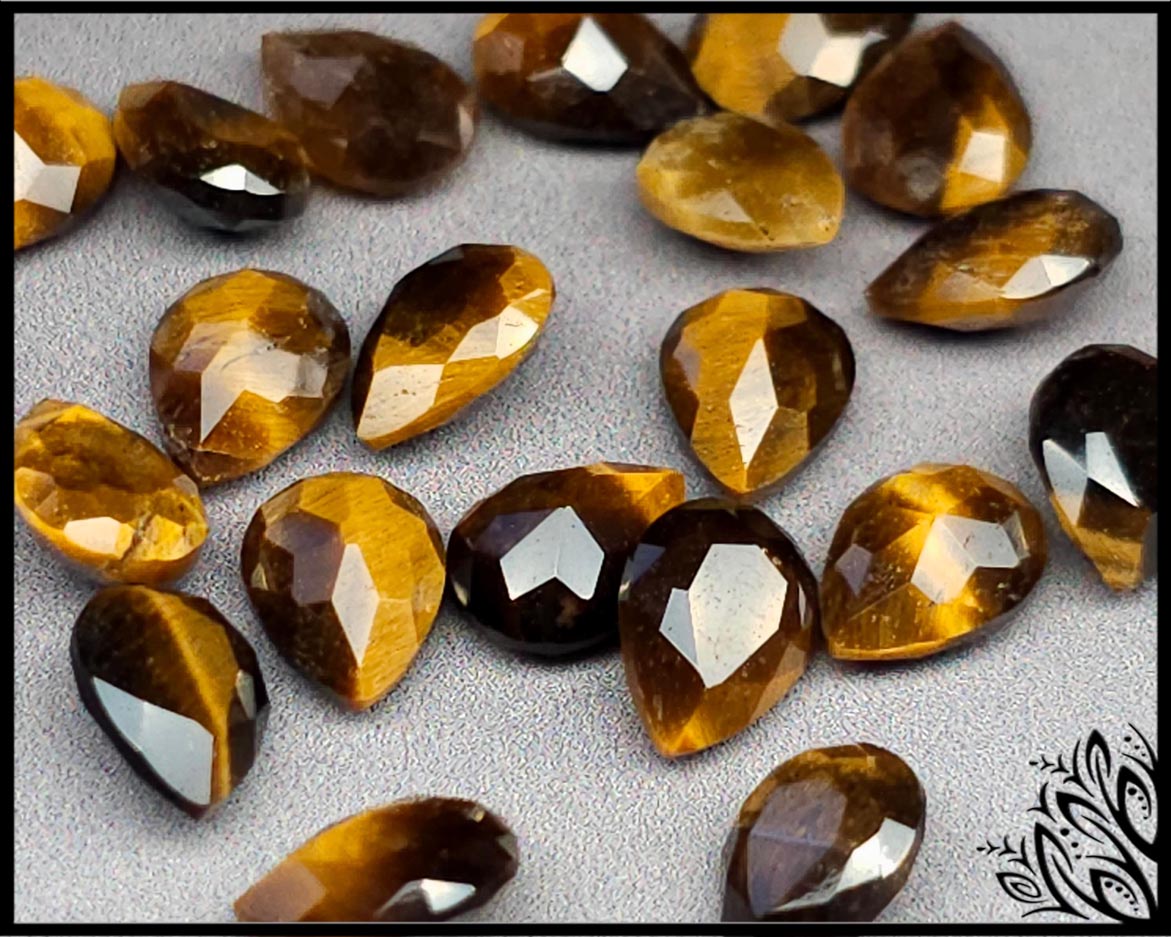Tigers eye faceted pear front