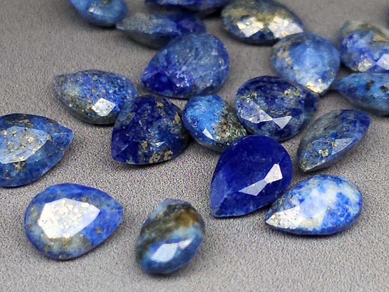 Lapis lazuli - faceted pear - 8 mm