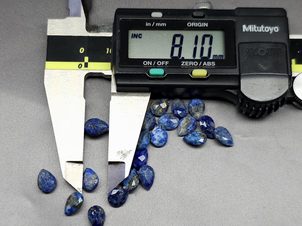 Lapis lazuli - faceted pear - 8 mm