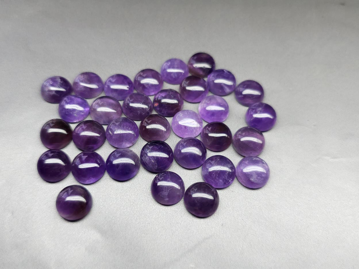 Amethyst cabochon - round - 10 mm