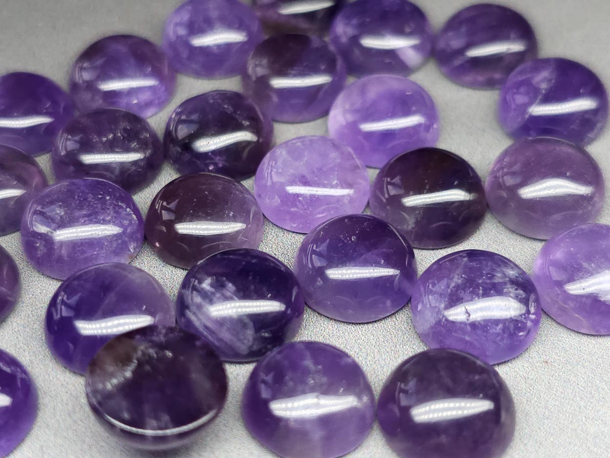 Amethyst cabochon - round - 10 mm