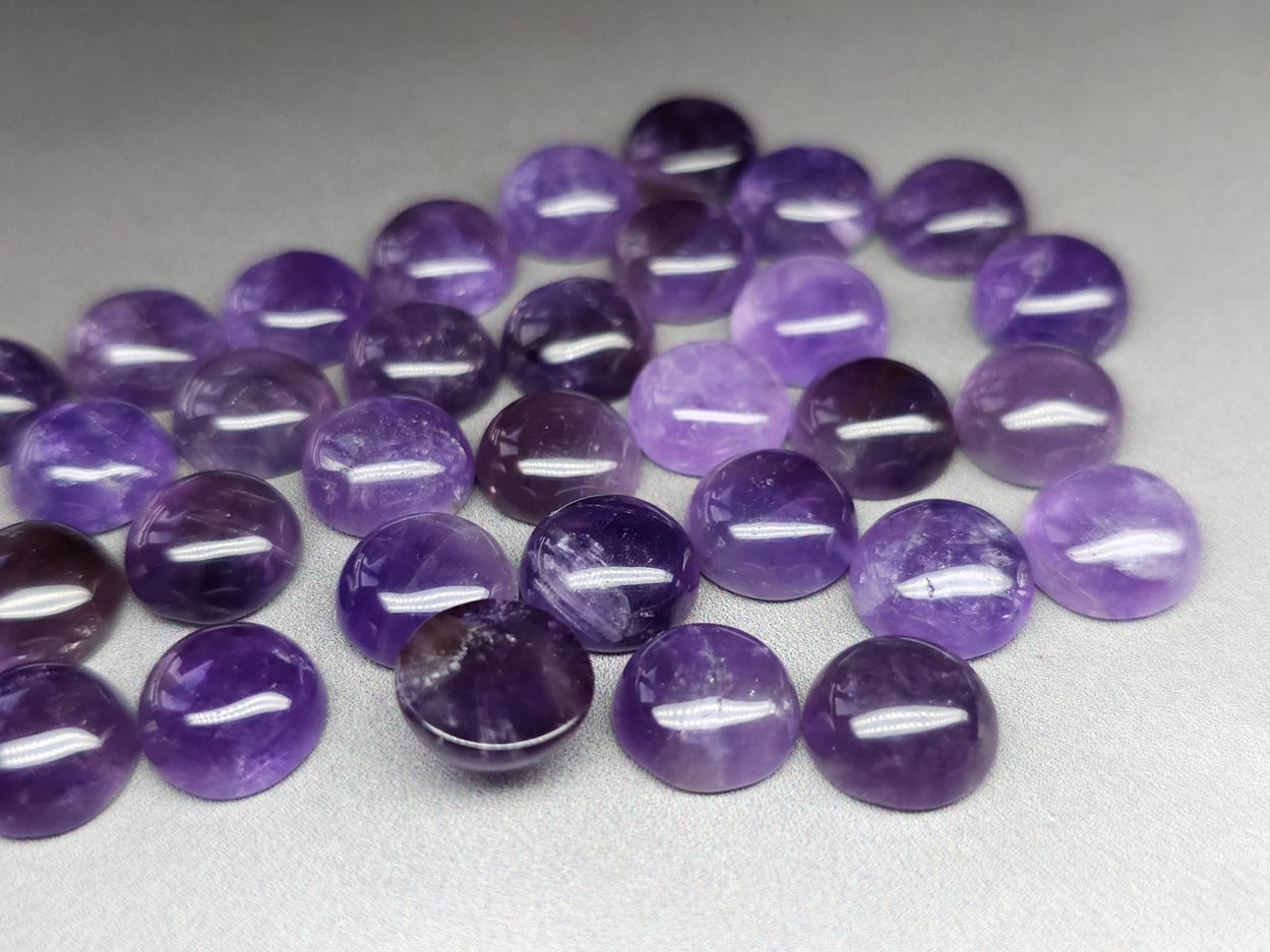 Amethyst cabochon - round - 10 mm