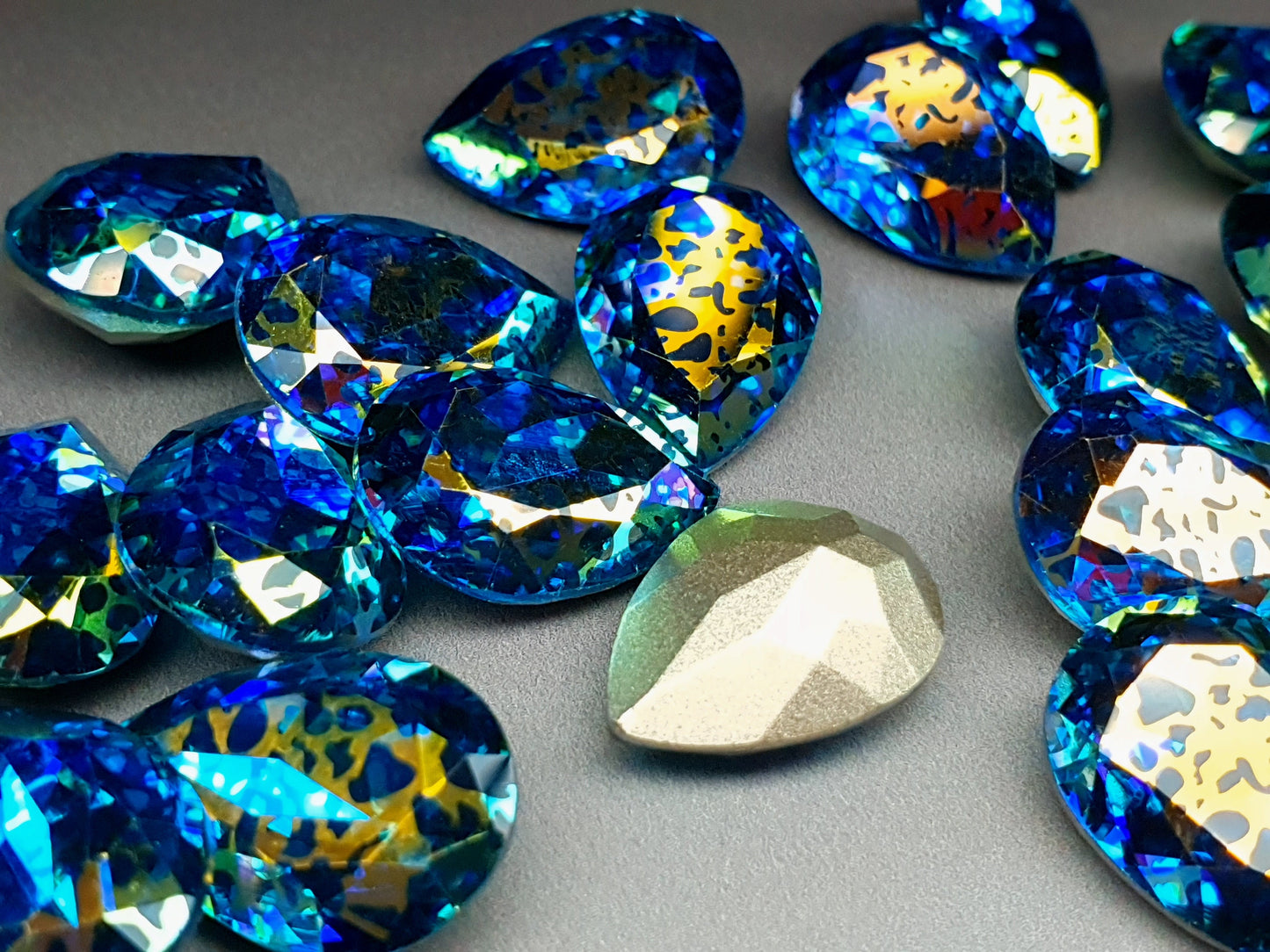 Glass crystal - Pear - 18 mm - Turquoise leopard