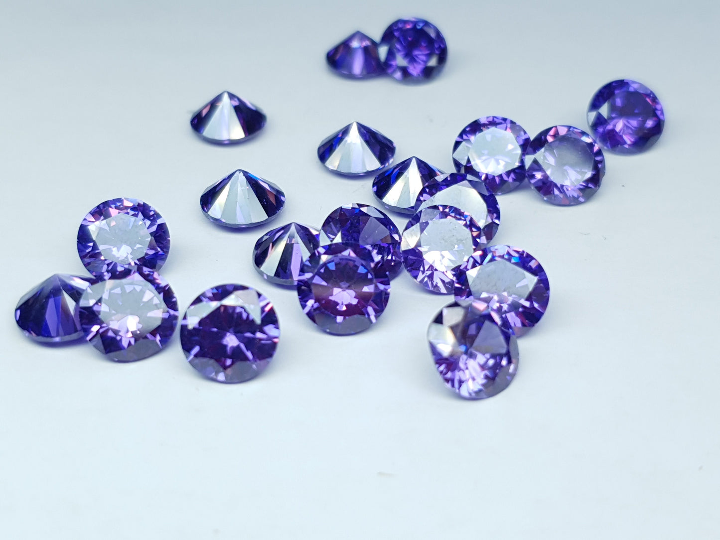 Cubic zirconia - Amethyst - 8 mm - round faceted cut