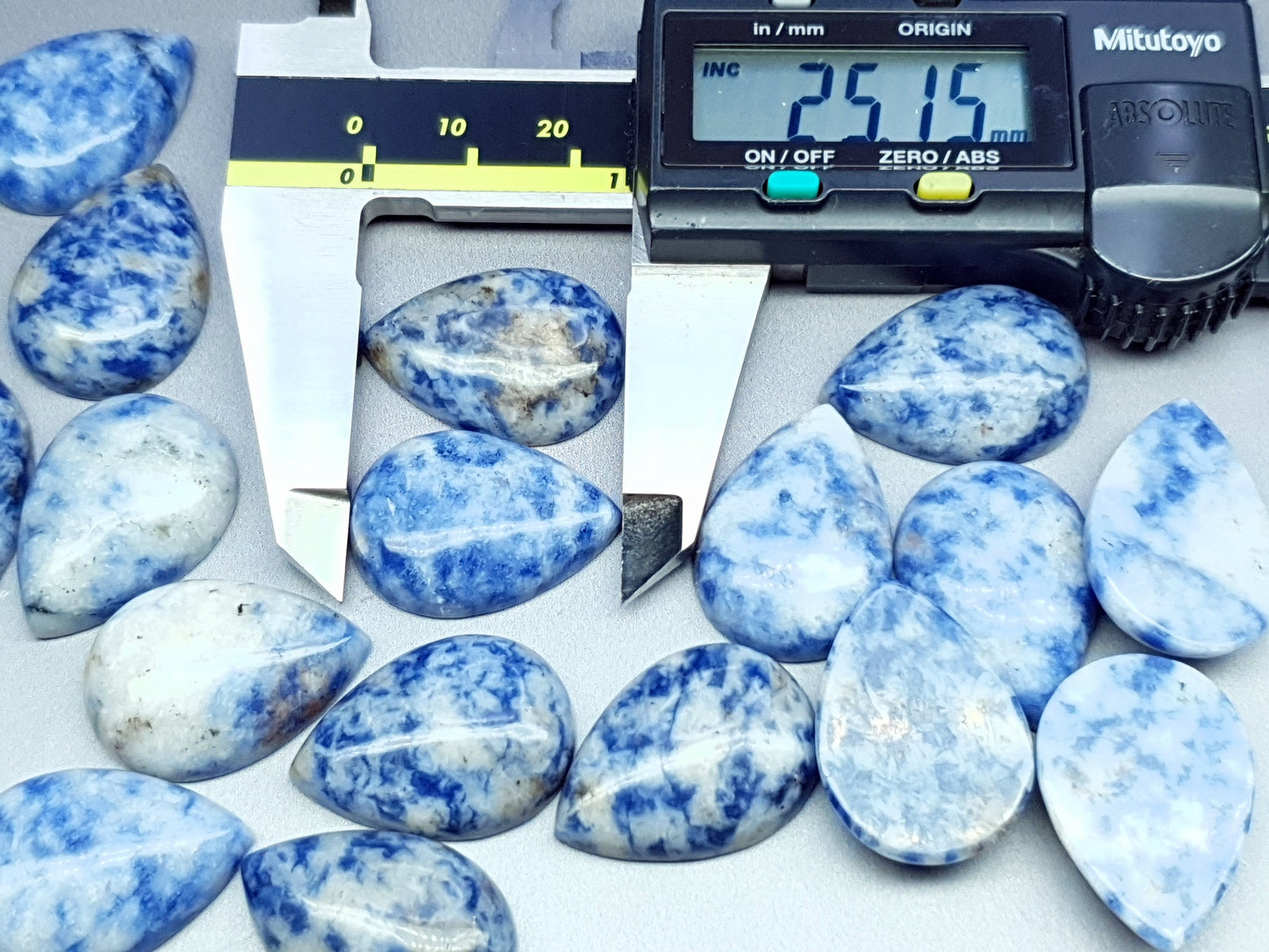 Blue spot jasper - pear - 25 mm