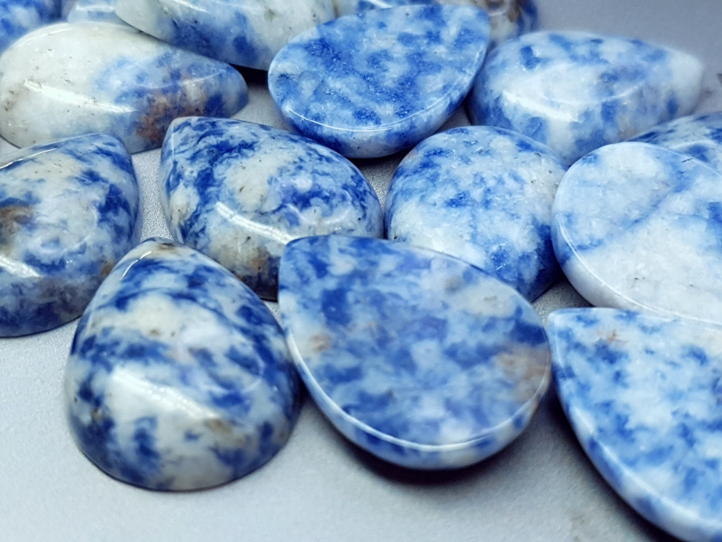 Blue spot jasper - pear - 25 mm