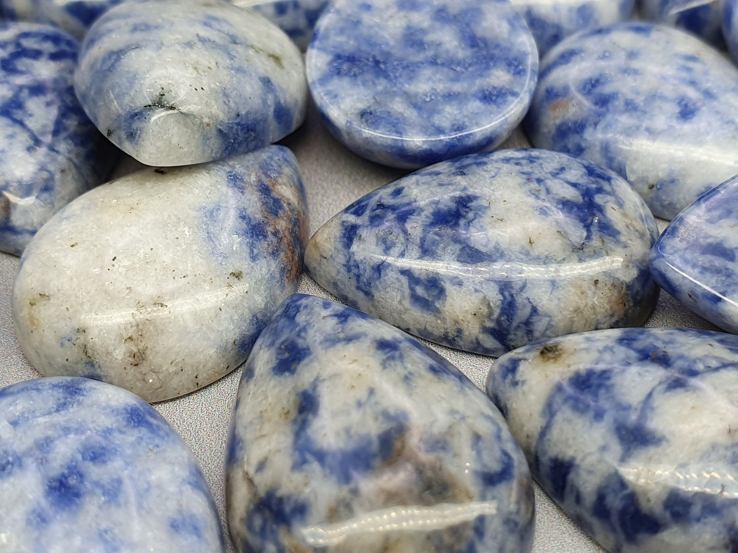Blue spot jasper - pear - 25 mm