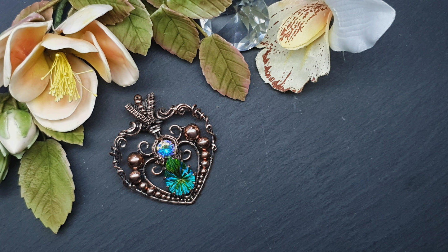 Elegant heart copper pendant 'Tama'