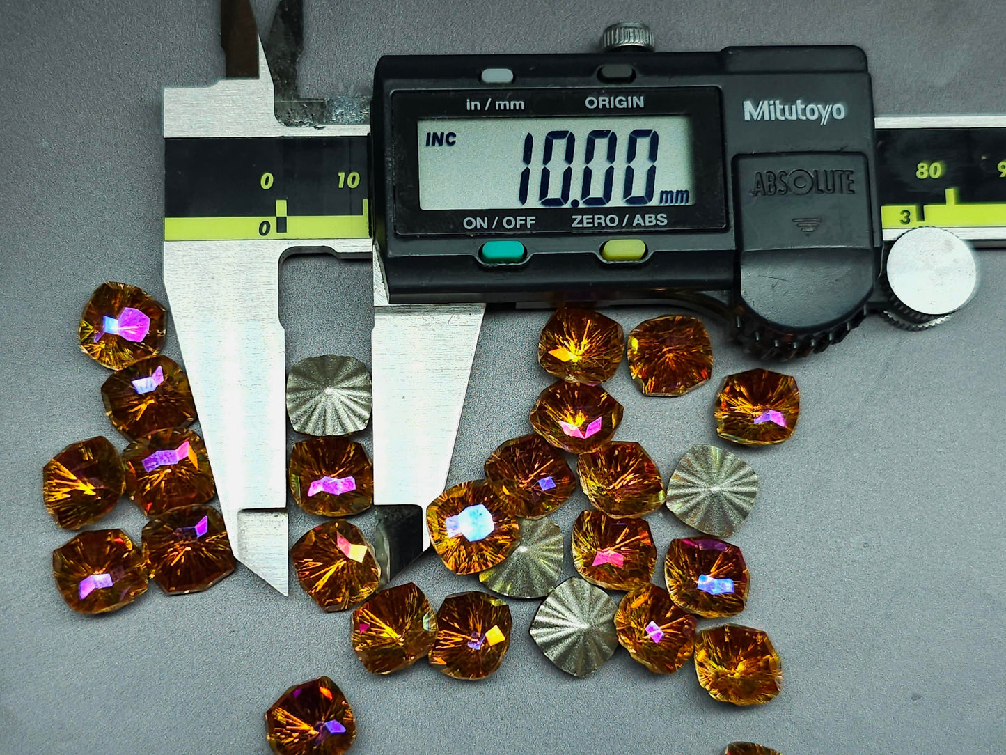 Glass crystal - square - 10 mm - phoenix starburst