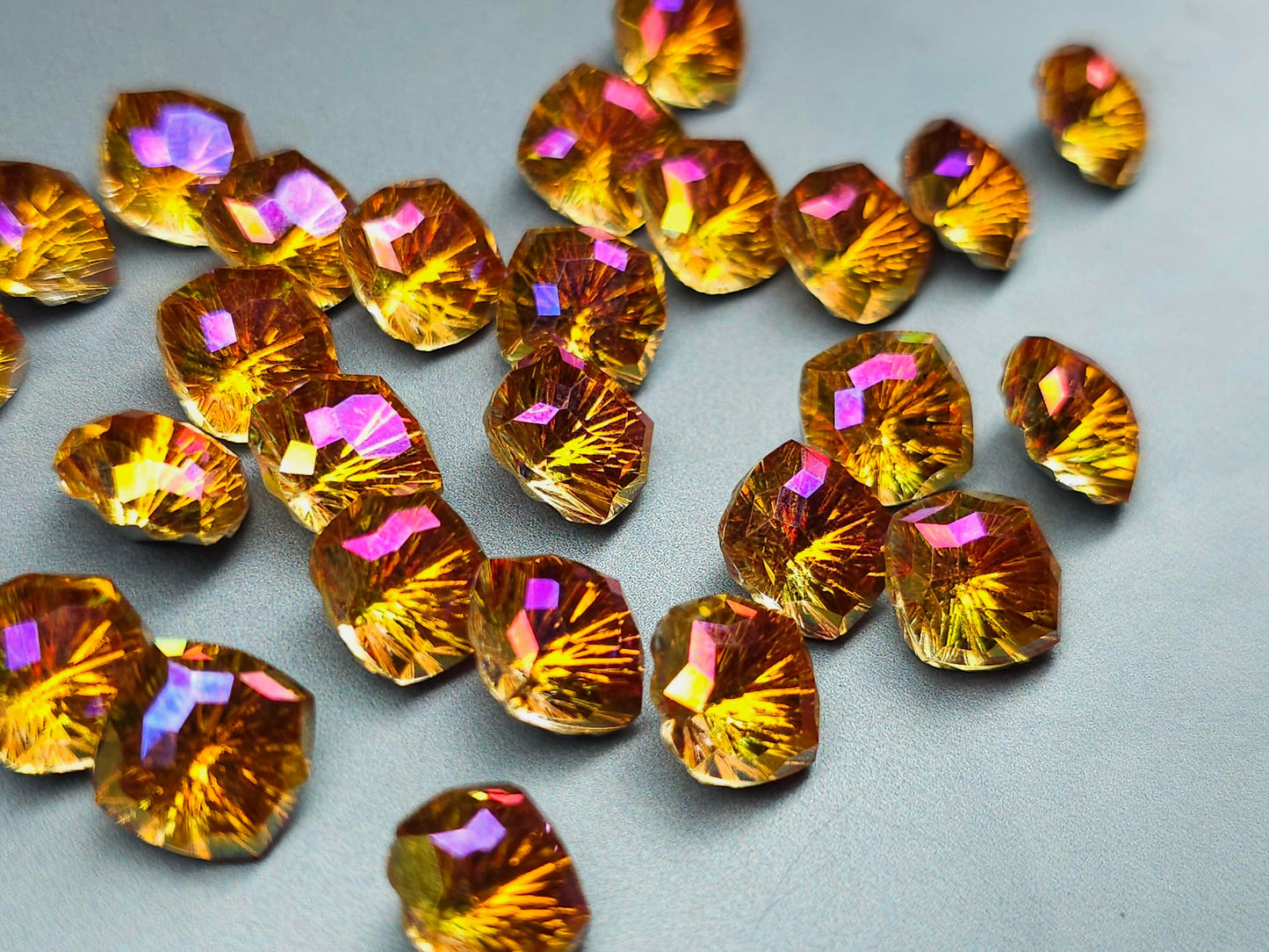 Glass crystal - square - 10 mm - phoenix starburst