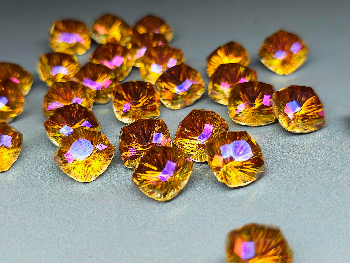 Glass crystal - square - 10 mm - phoenix starburst