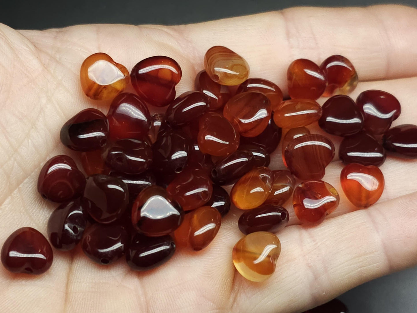 Agate heart - drilled - 10 mm