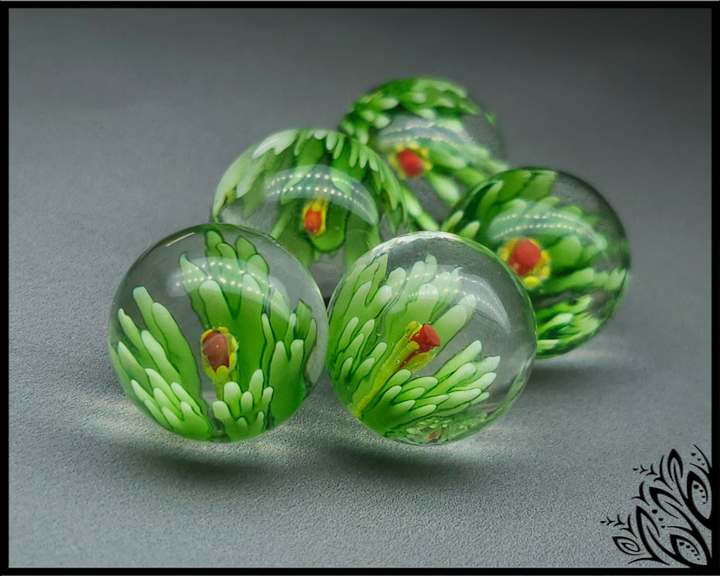 3D Lampwork flower sphere/orb - green - 16 mm