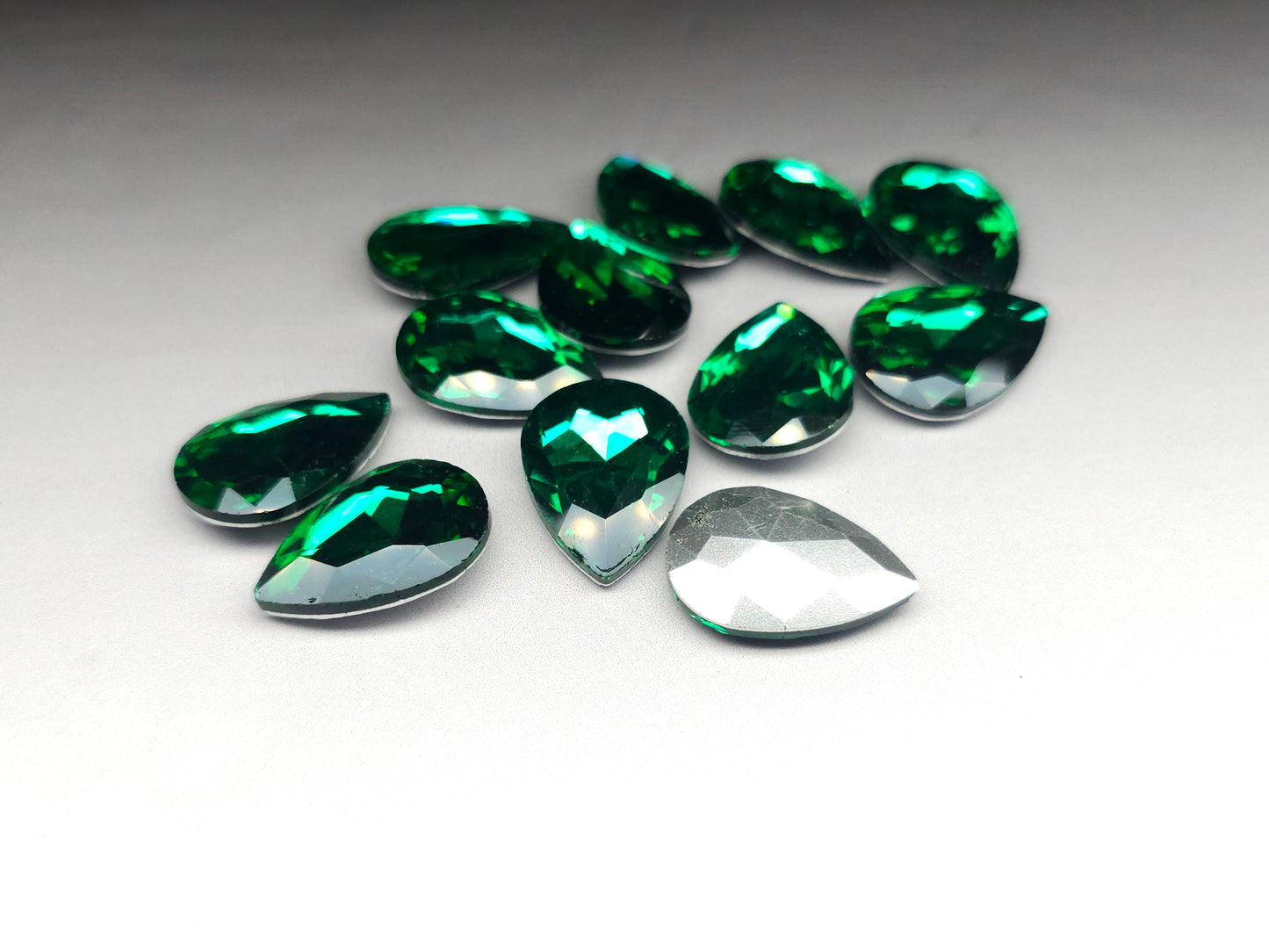 Emerald green faceted pear glass crystal stone 25mm for jewellery making and beadwork