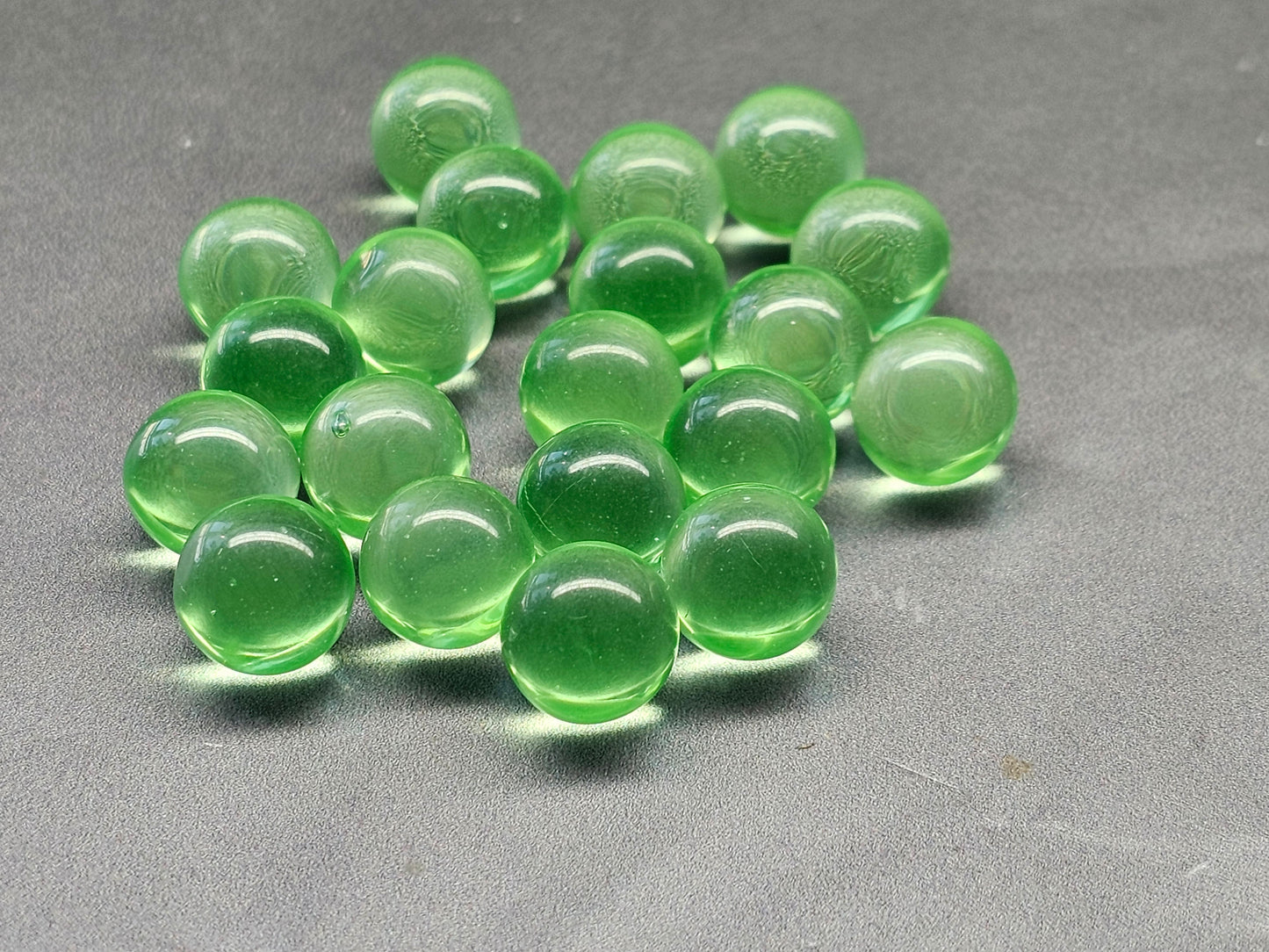 Uranium glass - GREEN - Sphere/Orb - 10 mm - Imbali Crafts