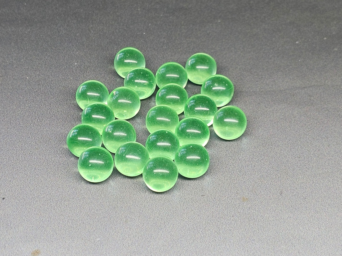 Uranium glass - GREEN - Sphere/Orb - 10 mm - Imbali Crafts