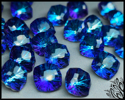 Glass crystal - square - 10 mm - solid blue starburst