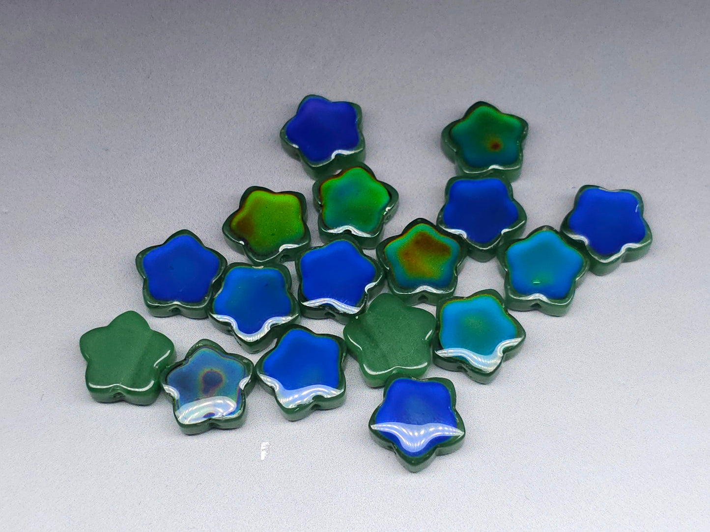 Mood stone - star beads - 14 mm - forest green