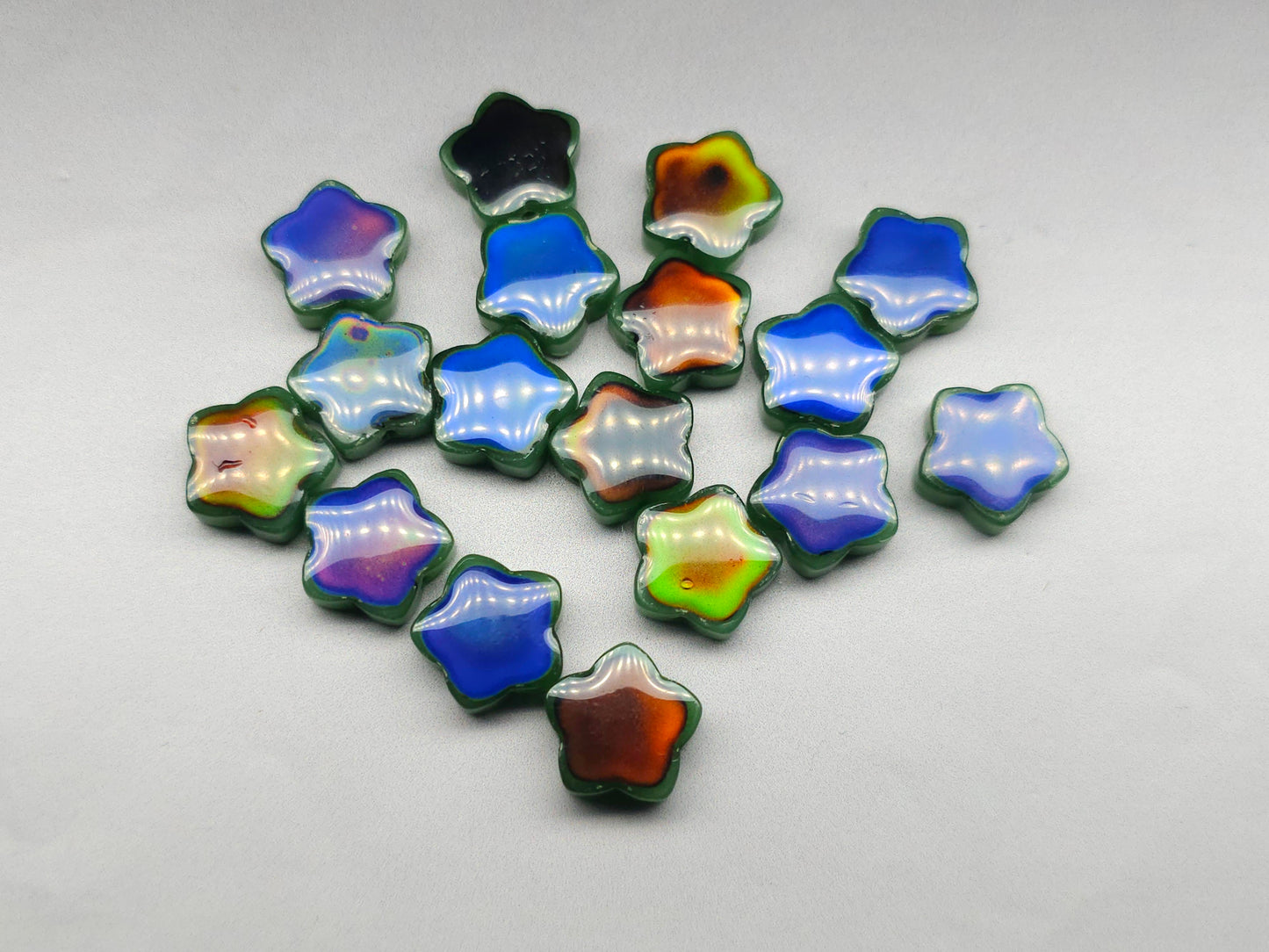 Mood stone - star beads - 14 mm - forest green