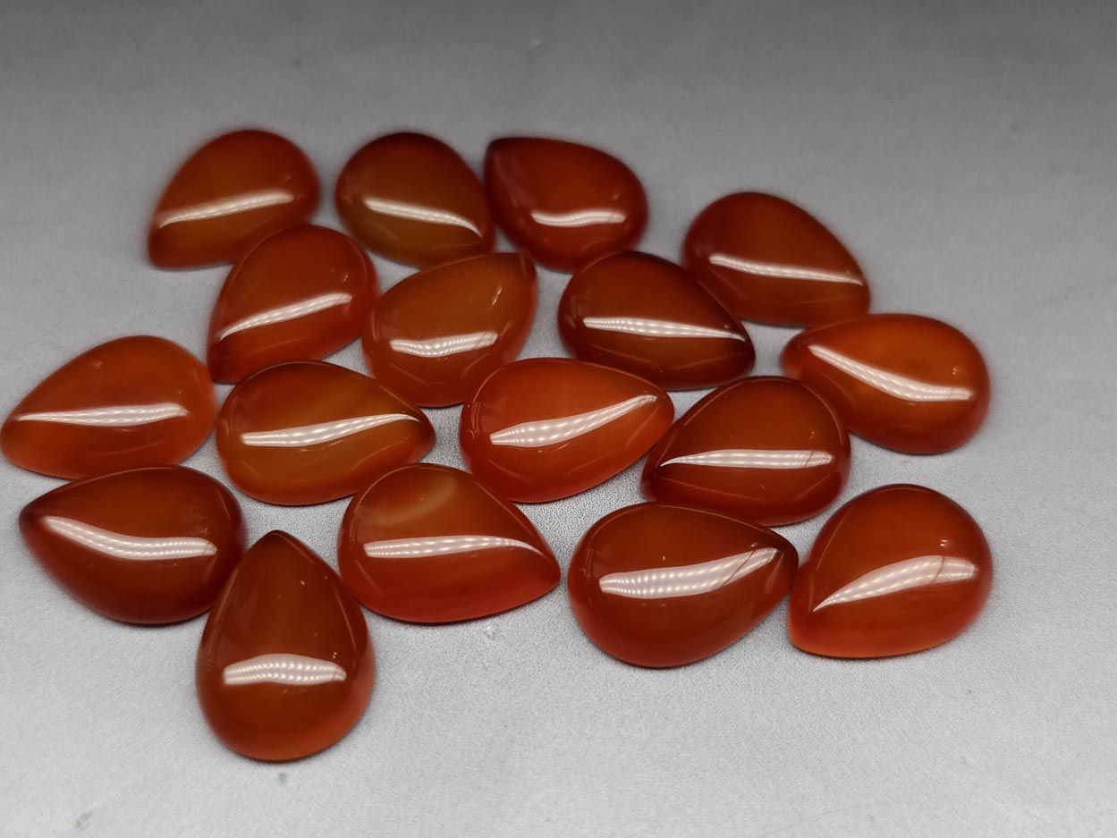 Carnelian cabochon - pear - 18 mm