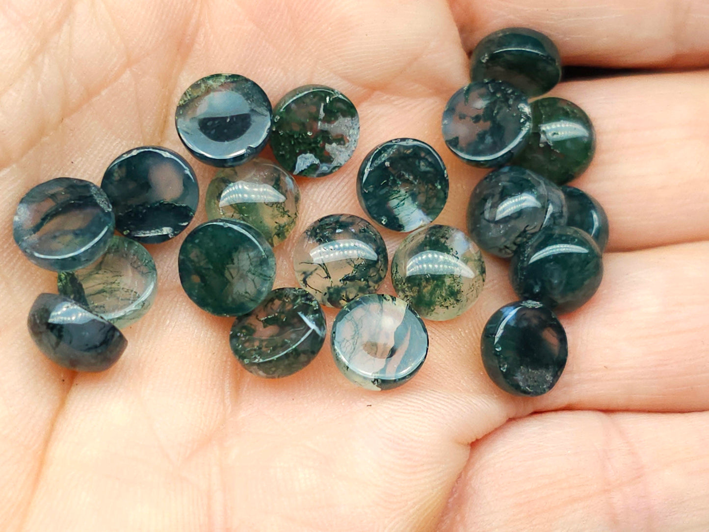 Moss agate 8 mm round cabochon