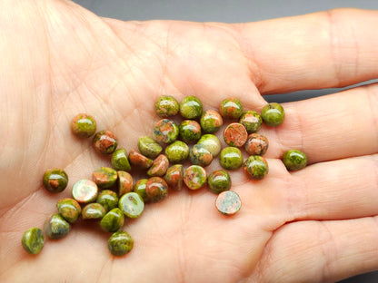 Unakite cabochon - round - 6 mm