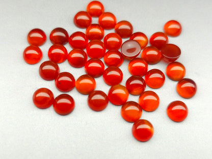 Carnelian cabochon - round - 6 mm