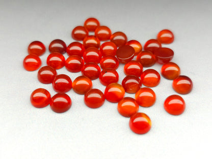Carnelian cabochon - round - 6 mm