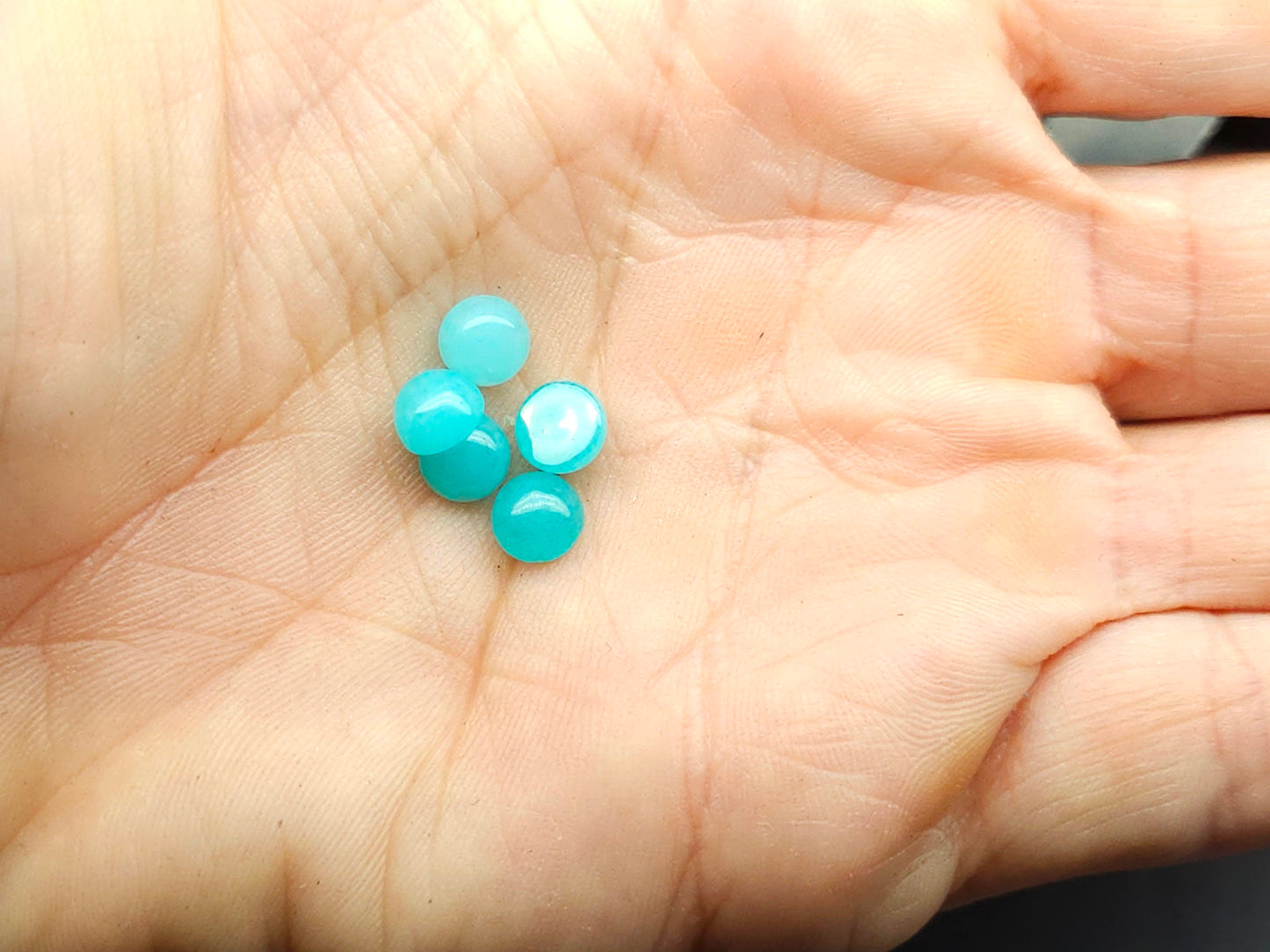 Jade - aqua cabochon - round - 6 mm