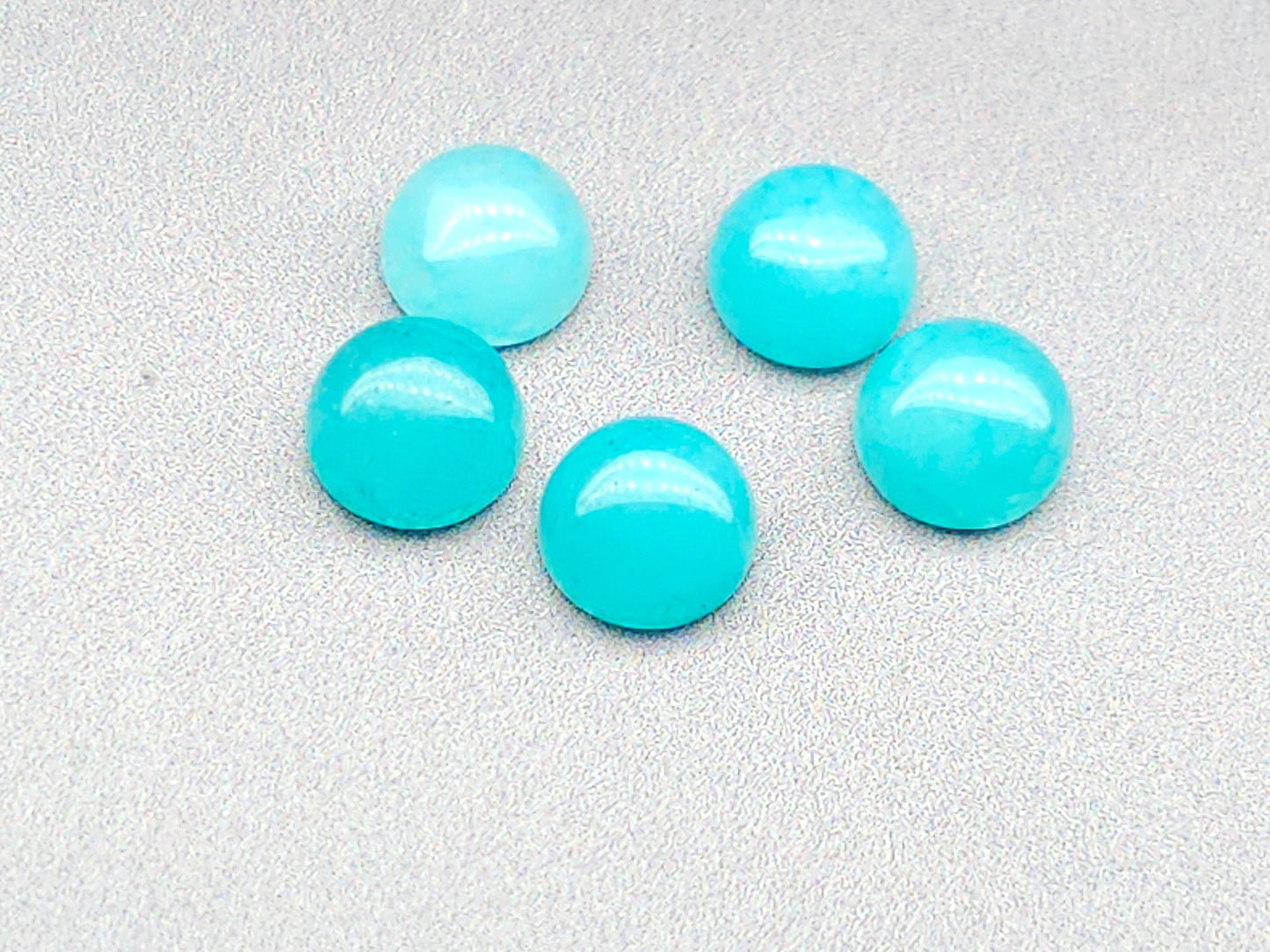 Jade - aqua cabochon - round - 6 mm