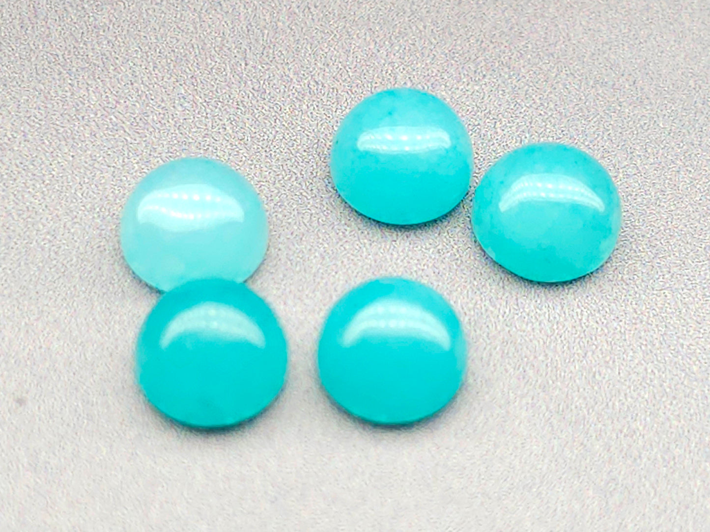 Jade - aqua cabochon - round - 6 mm