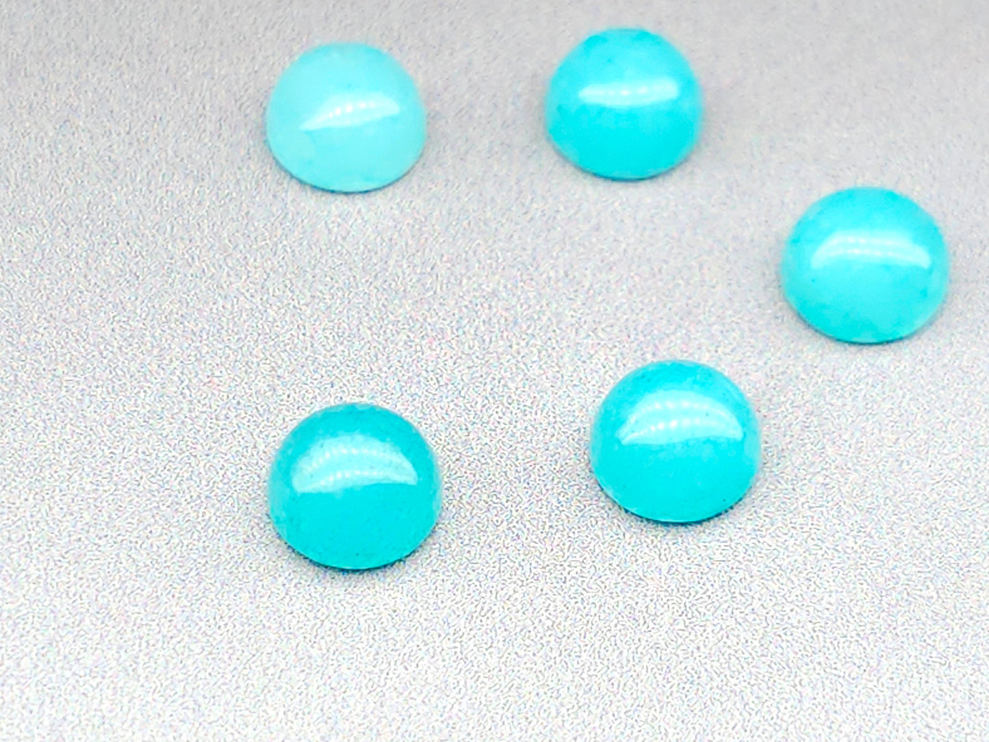Jade - aqua cabochon - round - 6 mm