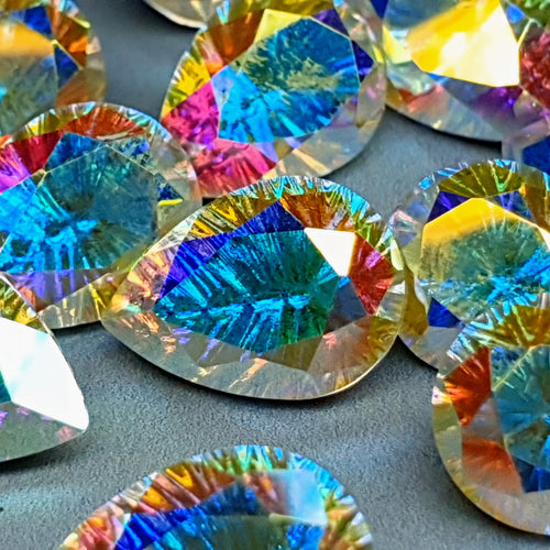 Faceted pear glass crystals