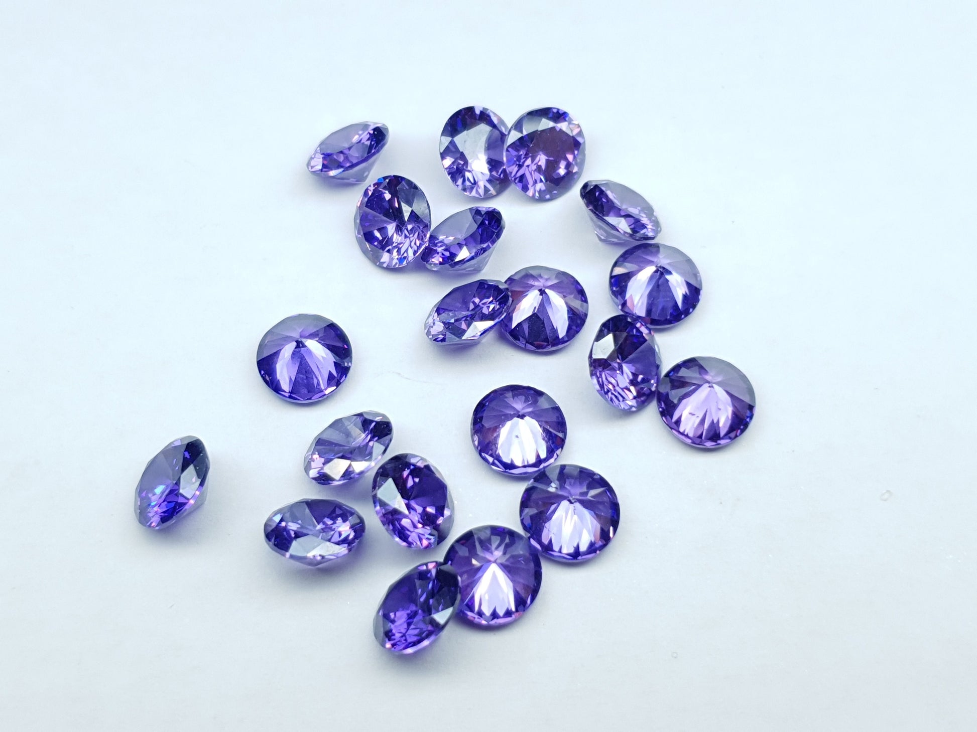 Cubic zirconia - Amethyst - 8 mm - round faceted cut
