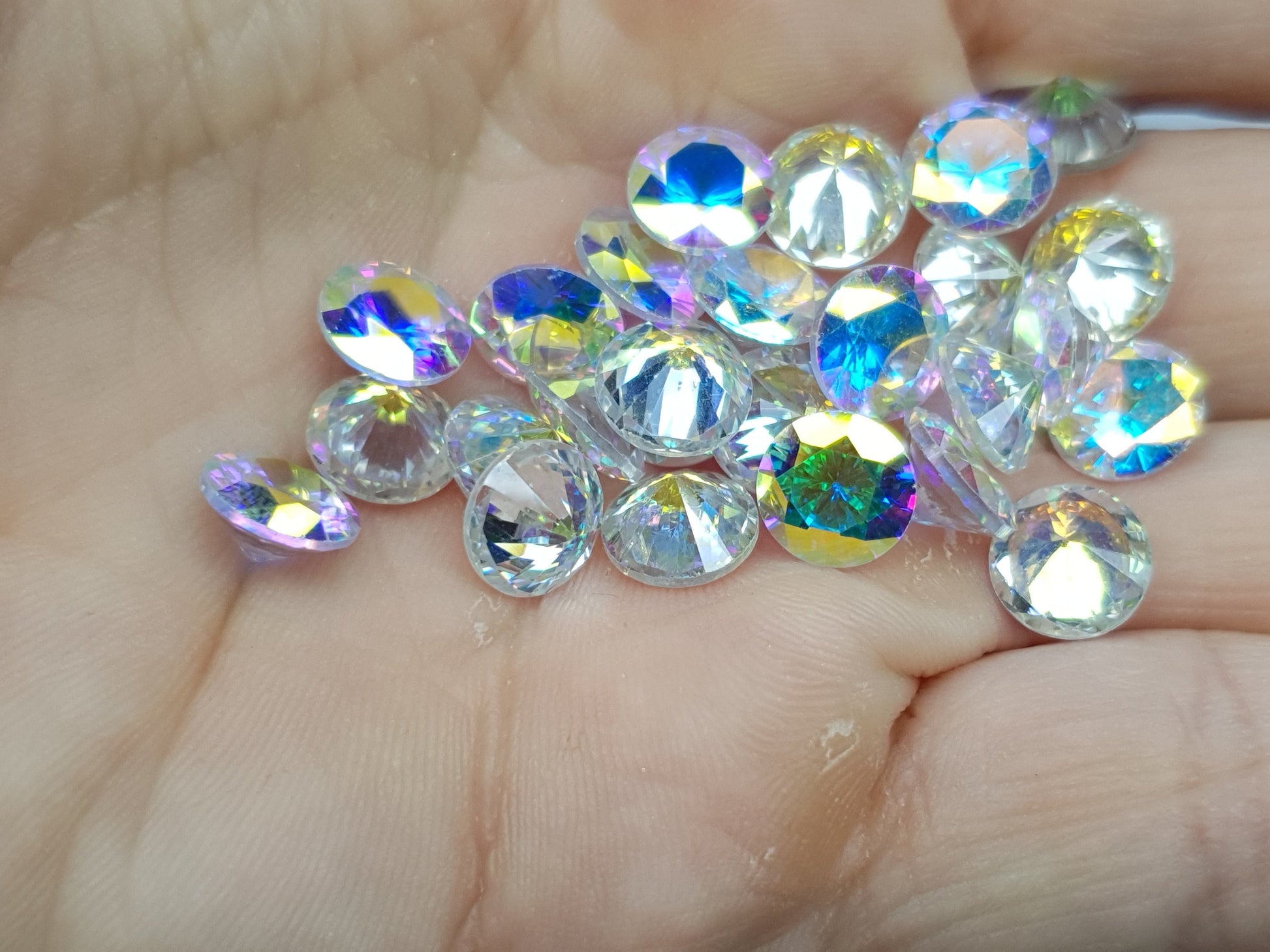 Cubic zirconia - Mystic white - 8 mm - round faceted cut