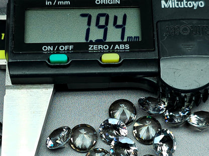 Cubic zirconia - smokey quartz - 8 mm - round faceted cut